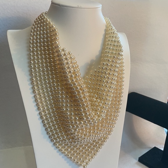 Faux pearl ascot necklace mesh scarf - Picture 10 of 10
